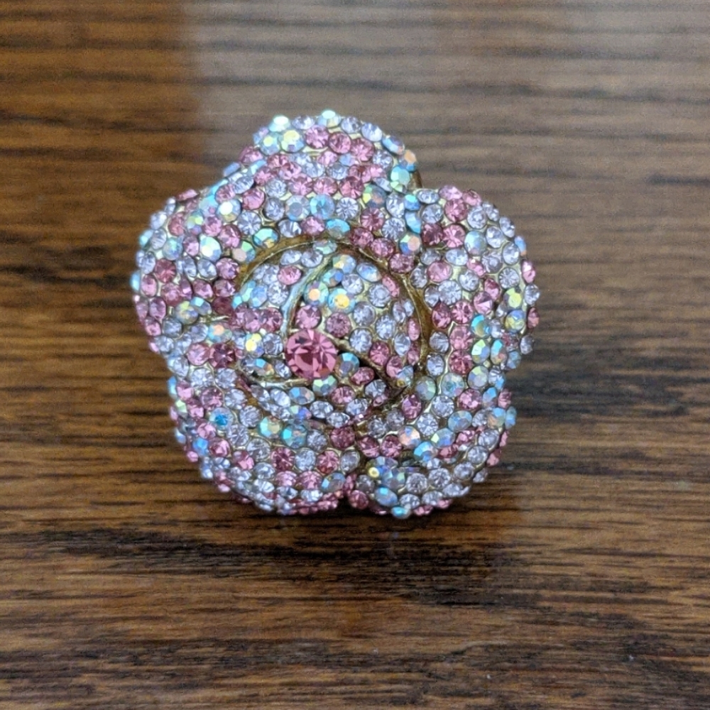 ✨Flower Bling Statement Ring✨